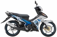 4-2014-Yamaha135LCES-silver-blue.jpeg